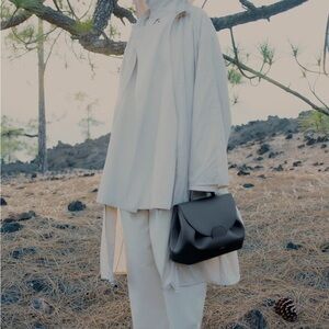 Polene Numéro Un
EDITION TEXTURED BLACK